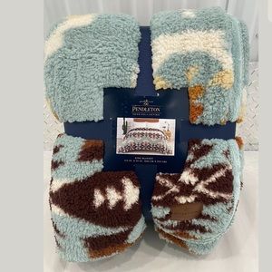 Pendleton Avra Valley Teal King Sherpa Blanket